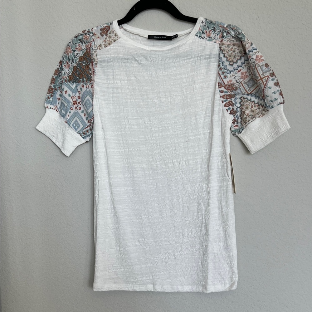 NWT Doe & Rae White Crinkle Shirt with Patterned Sleeves